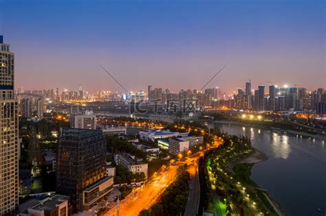 武汉城市建筑群夜晚建筑群古田二路航拍摄影图配图高清摄影大图-千库网