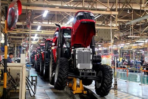 中国一拖打造出国产最“安静”拖拉机，技术参数达国际一线 | 农机新闻网
