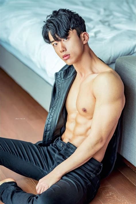 韩国肌肉男模健身模特Shin il 韩国 健身迷网