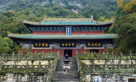 中国道教发源地江西鹰潭，藏有一座千年道观，被誉为“神仙居所”_天师