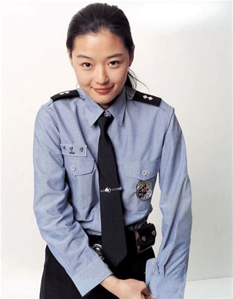 超性感的女警察穿新式警服写真图-金辉警用装备专卖店