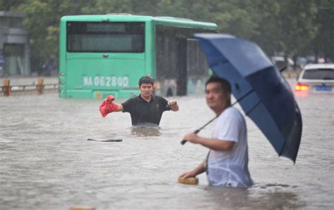 三天降水量达一年，雨灾后郑州却最缺水！_手机新浪网