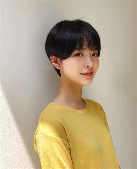短头发发型女图片