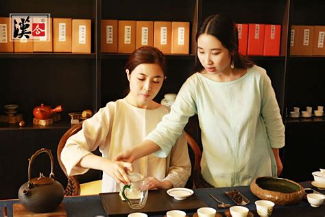 学茶的女子，哪里不一样_汉合茶道-茶艺培训、茶道培训、专业茶艺培训机构-汉合茶道