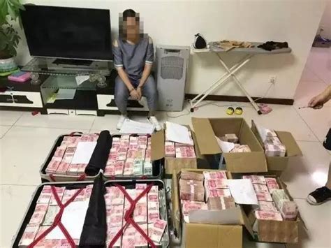 涉案金额逾10万元，雨伞男流窜城中村出租屋盗窃，被广州黄埔警方抓获 - 封面新闻