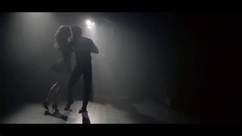 俄国Mdance舞团带来的性感基宗巴舞。基宗巴（Kizomba）源于安哥拉|安哥拉_新浪新闻