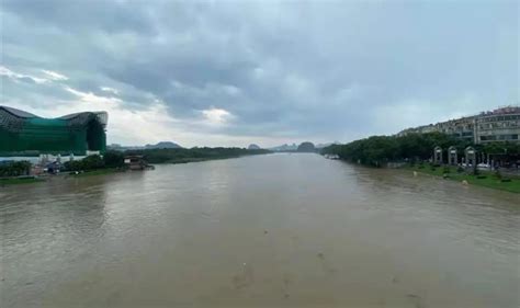 中国南方遭暴雨袭击 多地出现洪涝 - 图片 - 云桥网