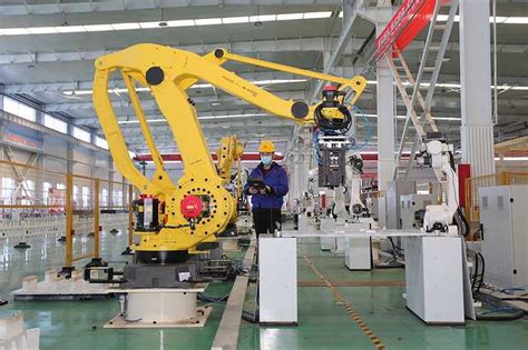 “未来工厂”在佛山！广东省首条“机器人生产机器人”产线启用_机器人网
