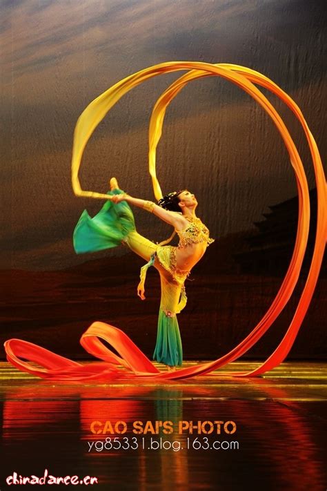 舞之窗丨中国古典舞荷花奖男女古典舞双人舞《伞缘》舞蹈剧目