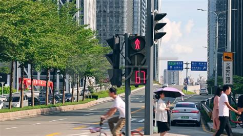 上海用“智慧”激活城市交通脉搏，让道路更安全更有序更通畅|智能交通|路口|信号灯_新浪新闻