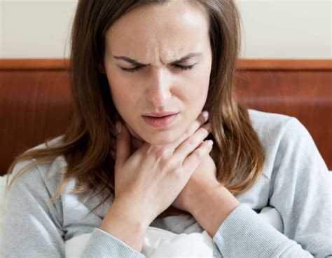 经常喉咙痛嘶哑，专家表示：或是这4种疾病的病症，需及时检查|新冠肺炎_新浪新闻