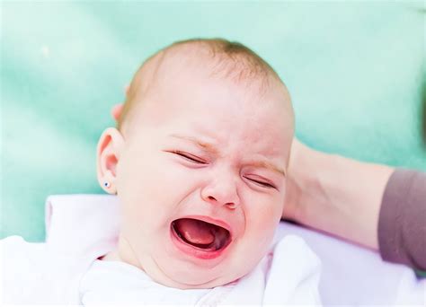新生儿打针不哭正常吗 宝宝打针不哭可能是触觉迟钝 _八宝网