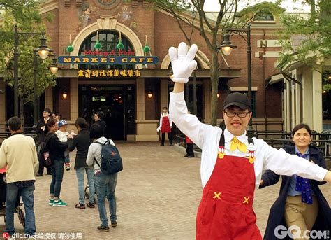 上海迪士尼M号玲娜贝儿开售第一天，已经被黄牛炒到2K+了…|贝儿_新浪新闻