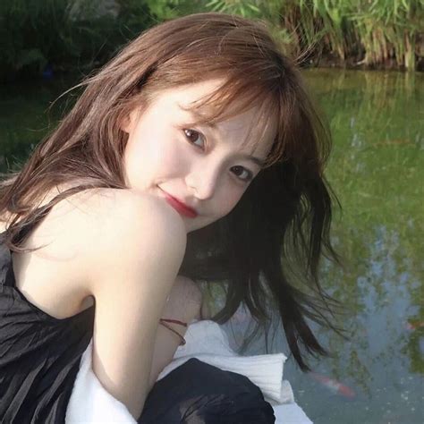 甜美女生头像白底图