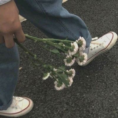 非主流男生头像带花