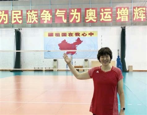 郎平已执教中国女排7年，拿3个世界冠军！战东京，再拼搏400多天