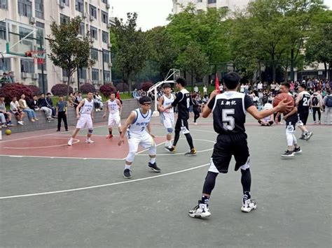 奋力争先，虽败犹荣——2021年学生男子篮球联赛中文战况-湖南理工学院中国语言文学学院