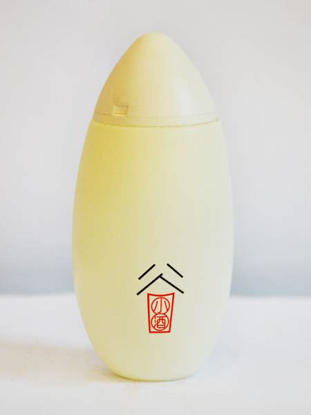 内江高档乳白玻璃酒瓶定制-四川宝晶玻璃有限责任公司