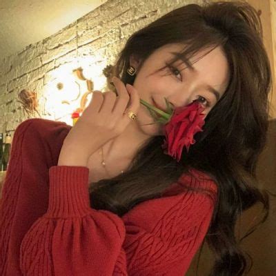 烦人的甜美女生头像