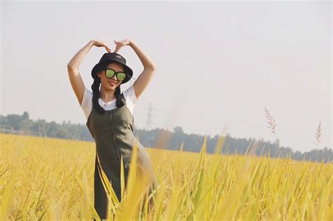 Jason & Winnie 稻香MV | 翻拍 | 乡村爱情故事_李大车是我-站酷ZCOOL