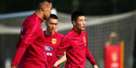 第一位登陆英超联赛的中国球员有多厉害？效力曼城7个赛季