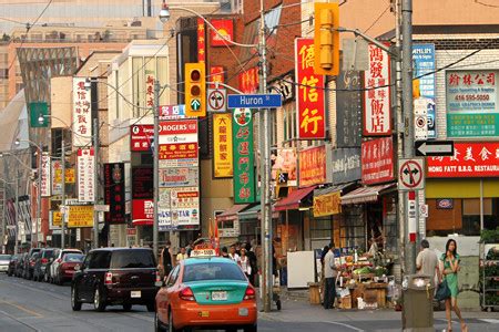 2024中国城（China Town）比加拿大其他地方的中国城（唐人街）大很多，也热闹得多_多伦多唐人街-评论-去哪儿攻略