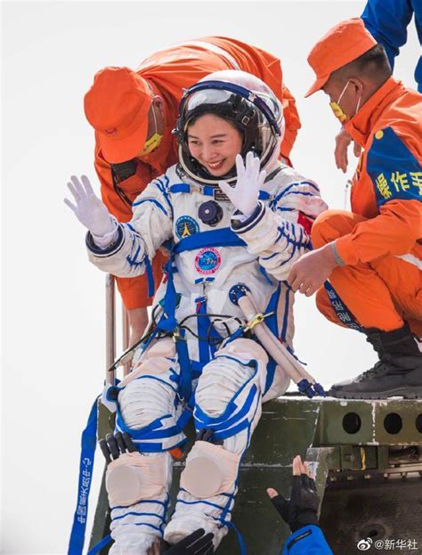 王亚平航天员个人资料简介(中国空间站首位女航天员王亚平：飞天梦永不失重) | 说明书网