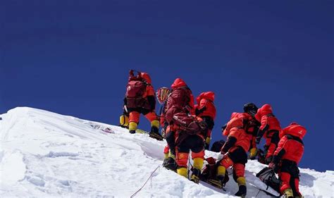 怎么登珠穆朗玛峰?通往珠峰的这些路线_登山-买户外