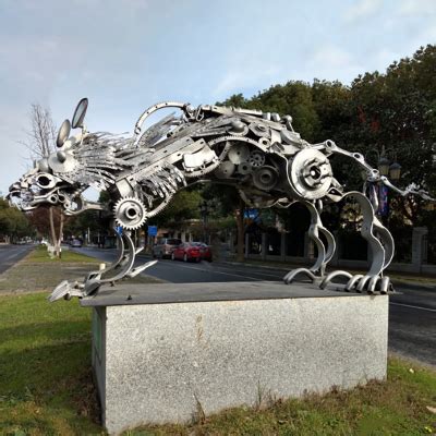 不锈钢狼雕塑 (1)-宏通雕塑
