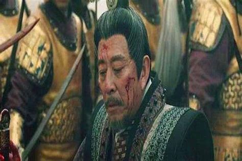 清朝不得人心的皇帝，在皇宫遭厨师刺杀，百名侍卫围观没人救驾