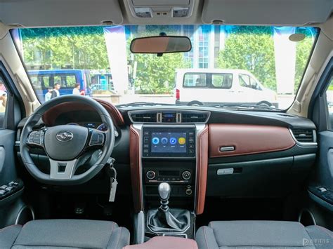 中国关注度最高的SUV之一，搭载高科技配置，妹子一上车就爱上了_凤凰网汽车_凤凰网
