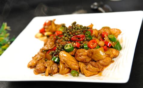 鲜椒炒仔鸡,中国菜系,食品餐饮,摄影,汇图网www.huitu.com