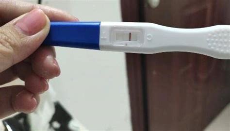 月经推迟18天，验孕棒测试“一条杠”，没怀孕为啥月经也不来？_女性