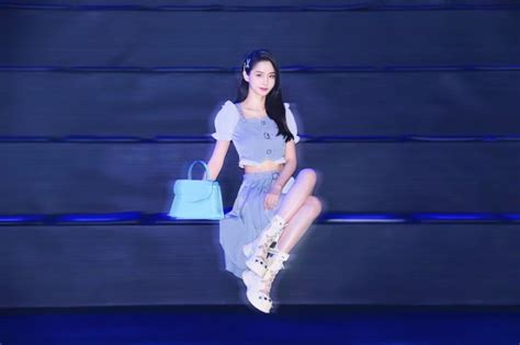 周心妍图片