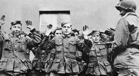 1940年6月22日法国向德国投降图片集(二) - 历史上的今天