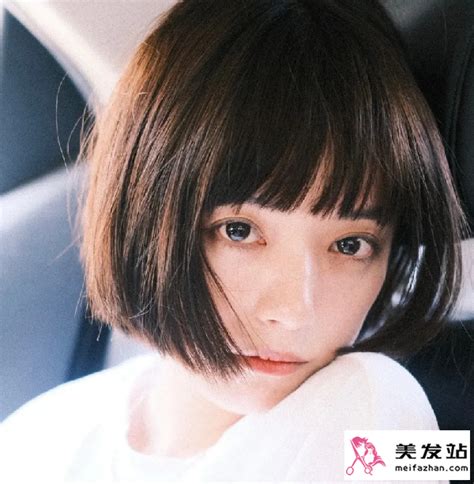 温柔优雅短发头像女生