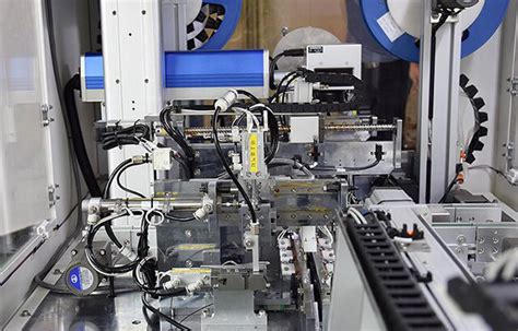 全自动零部件组装设备-广州精井机械设备公司