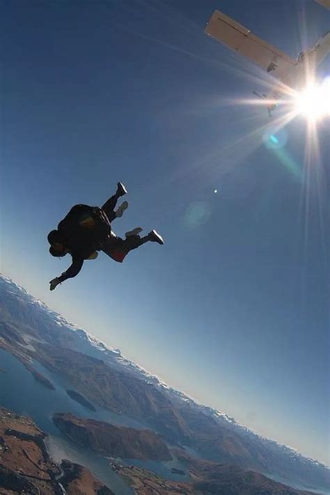跳伞运动,一前一后,伞兵,连身服,降落伞,风,水平画幅,责任,自由,高处摄影素材,汇图网www.huitu.com