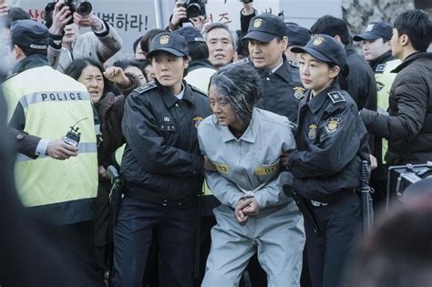 韩国悬疑电影《门锁》第一段