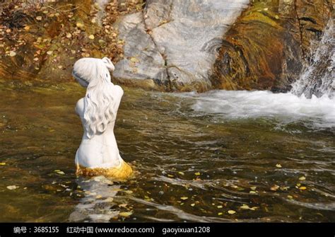 洗澡的美人鱼雕塑高清图片下载_红动中国