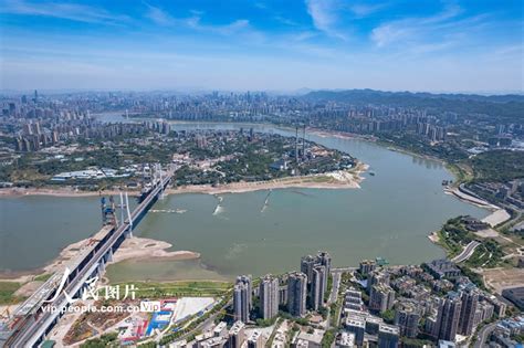 重庆：李家沱长江复线桥建设忙
