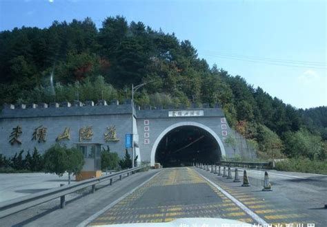 中国高速路上最长的十大隧道 秦岭终南山隧道第一(3)_巴拉排行榜
