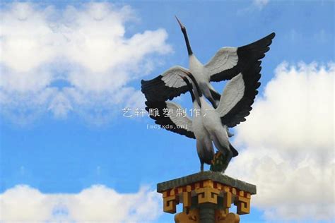 阿坝州羌施自治州若尔盖玻璃钢仙鹤雕塑