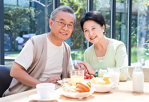建议中老年人：早餐少吃馒头、稀饭，多吃4种早餐，营养又健康