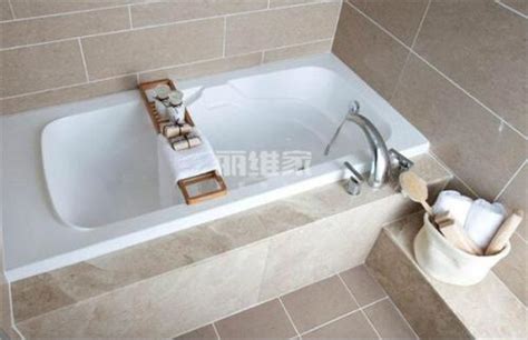 卫生间应该安装浴缸还是安装淋浴器-中国联塑官网