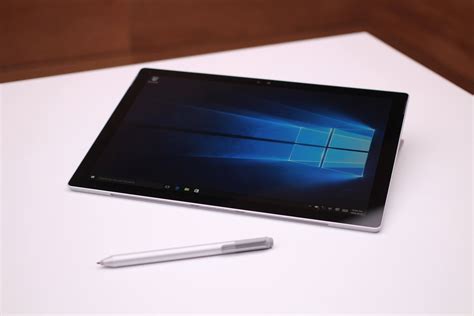 Schwarz steht ihnen gut - Surface Pro 6 & Surface Laptop 2 Hands-On