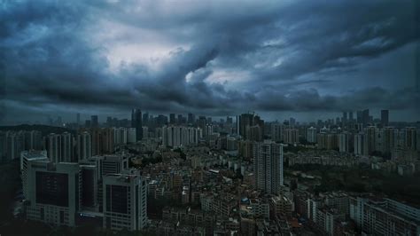 晚高峰“倒水”提醒！大风+雷电+暴雨，三大预警已组团_深圳新闻网