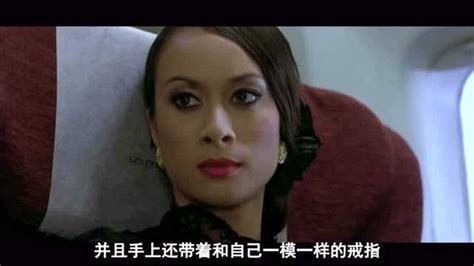 关晓彤演绎空姐片段，和影帝夏雨飙戏，略感尴尬