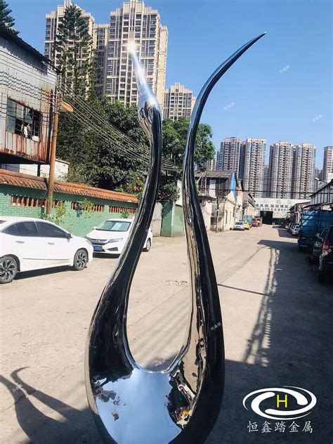 地产小区20款超级炫酷的不锈钢景观雕塑-佛山市恒鑫踏金属制品有限公司