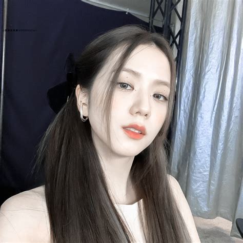 女生头像jisoo温柔
